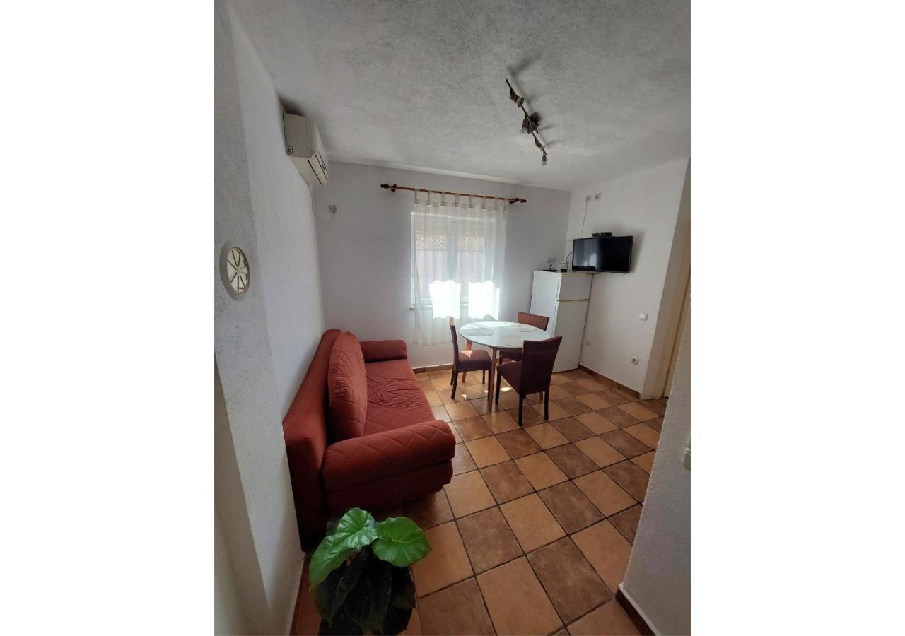 Apartman Dobric Fazana Bagian luar foto
