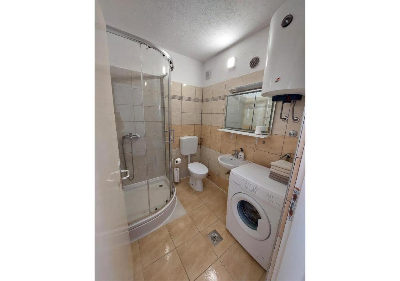 Apartman Dobric Fazana Bagian luar foto