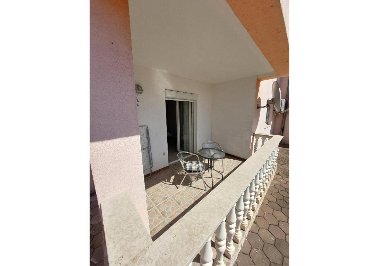 Apartman Dobric Fazana Bagian luar foto